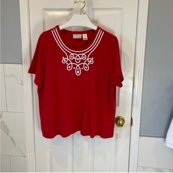 Beautiful Elevated Red T-Shirt - Picture 3 of 7